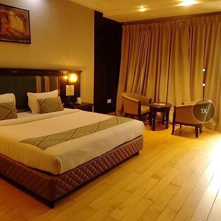 Hotel The Patricians Bilāspur エクステリア 写真
